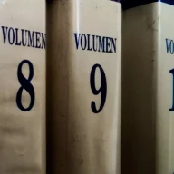 "Volumen" کلمه اسپانیایی برای "حجم" است.