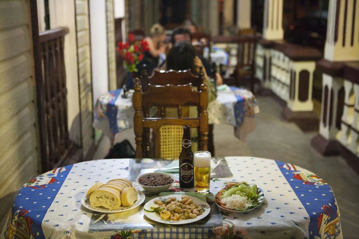 میگو در سس نارگیل در پالادار ال کلنیال، باراکوآ