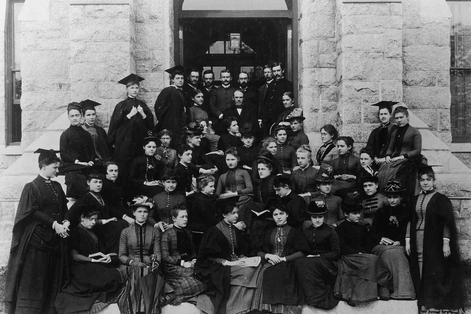 هیئت علمی و دانشجویان برین ماور، 1886