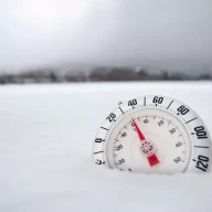 دماسنج در توندرای برفی زمستانی متروک
