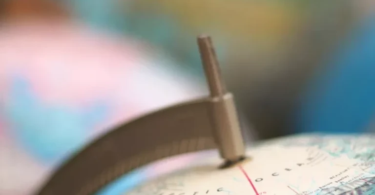 نمای نزدیک گلوبی قدیمی