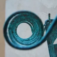 وقتی یک الکل با یک فلز واکنش می‌دهد، یک آلکوکسید تشکیل می‌شود.