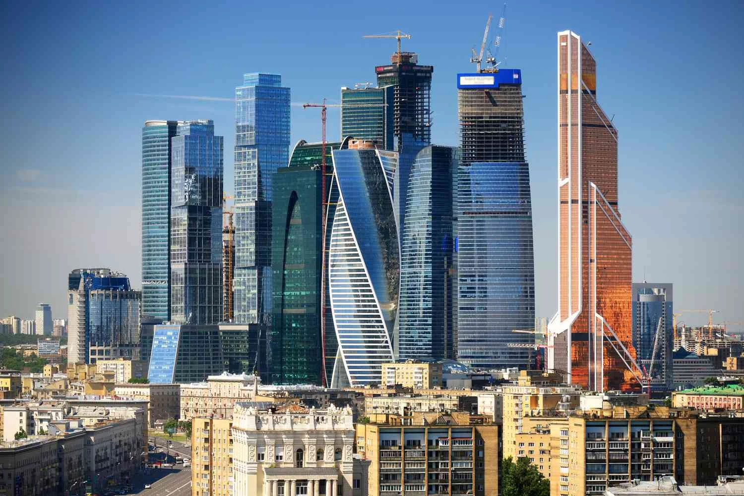 در حال ساخت آسمان خراش های مدرن در مسکو، روسیه