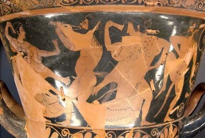 جام کراتر اثر اوفورنیوس و ائوکسیتئوس. دیونیسوس و گروه پرستندگانش.