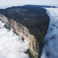 کوه رورایما، مرز بین ونزوئلا، گویان و برزیل.