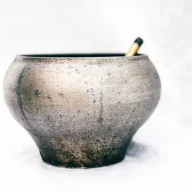 قابلمه چدنی برای درست کردن فرنی