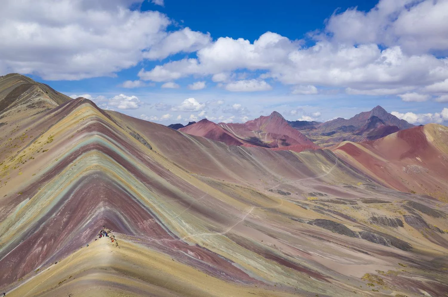 وینی&zwnj;کونکا، همچنین به عنوان کوه رنگین&zwnj;کمان شناخته می&zwnj;شود