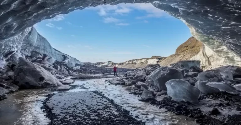 غار یخی، یخچال طبیعی فالسیوکول، ایسلند