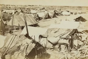 رهبران شورش تایپینگ در سال ۱۸۶۵ در این حصار گردن زده شدند.