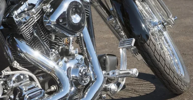 کروم روی موتورسیکلت