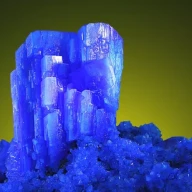 کانی کالکانتیت آبی در ماتریس